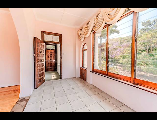 2 BEDROOM APARTMENT FOR SALE IN ESSENWOOD